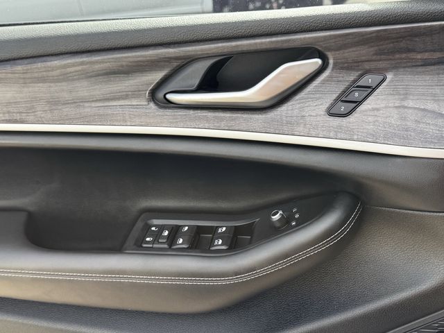 2024 Jeep Grand Cherokee Limited Silver at Texan Dodge Chrysler Jeep Ram