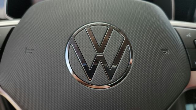 2025 Volkswagen Jetta SE - Photo 17