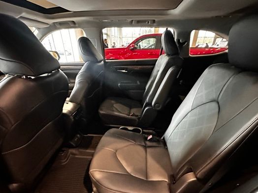 new 2026 Toyota Highlander Hybrid car