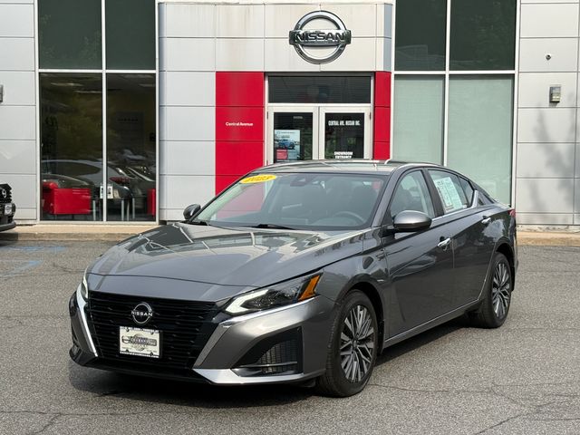 Gray (Gun Metallic) 2023 Nissan Altima Sedan All-Wheel Drive Continuously Variable Transmission
