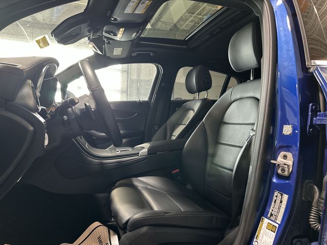 Certified Used 2023  Mercedes-Benz GLC 300 Coupe image 15