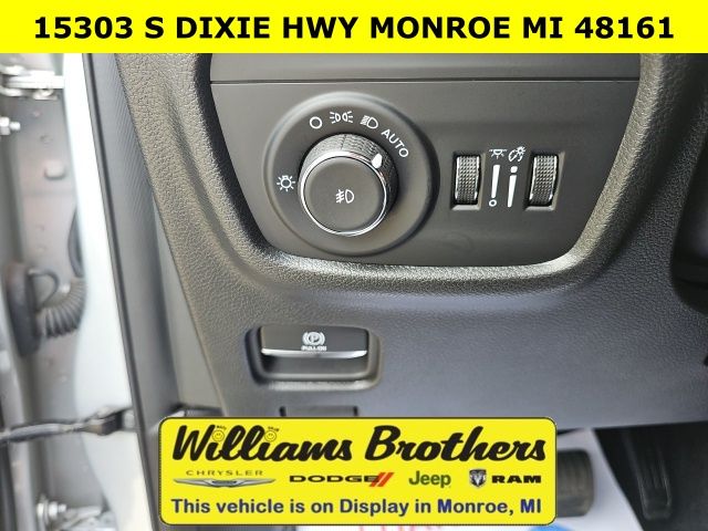 2024 Jeep Grand Cherokee L Limited - Silver Zynith exterior view 15