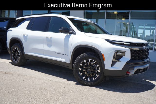 Polar White Tricoat 2026 Chevrolet Traverse SUV / Crossover Four-Wheel Drive 8-Speed Automatic