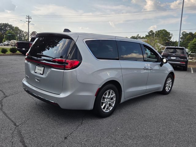 Used 2026 Chrysler Pacifica Van