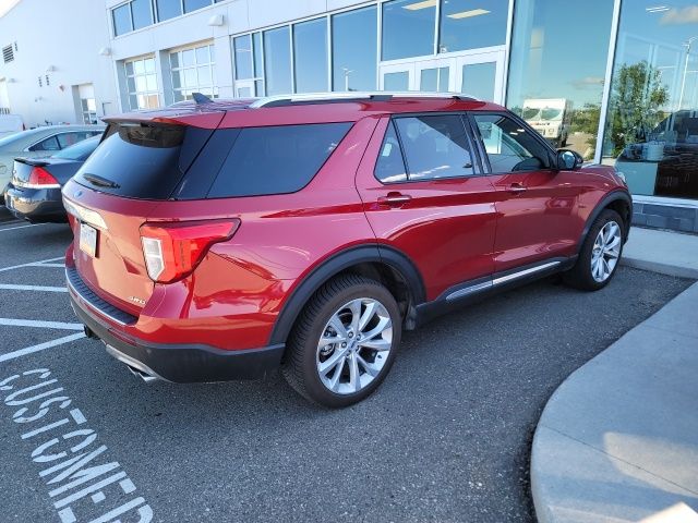 2022 Rapid Red Metallic Tinted Clearcoat Ford Explorer Platinum 4X4 SUV
