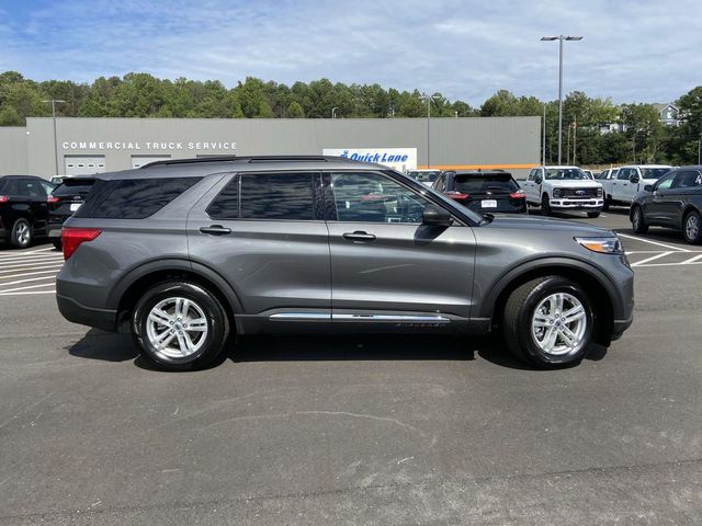 2024 Ford Explorer XLT 2