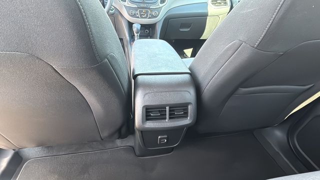 Used 2022 White Chevrolet LS image 19