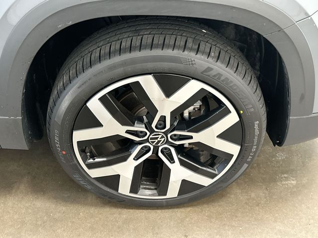 2023 Volkswagen Taos 1.5T SEL Gray at Subaru and VW of Moon Township