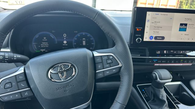 New 2026 Toyota Sienna Van