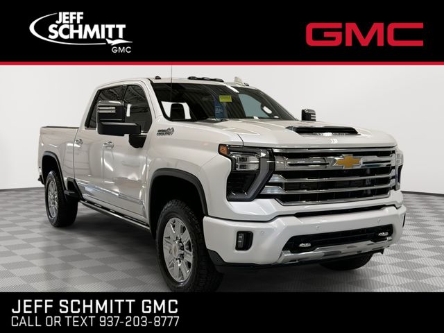 White (Iridescent Pearl Tricoat) 2024 Chevrolet Silverado 2500HD High Country Crew Cab 4WD Pickup Truck Four-Wheel Drive Automatic