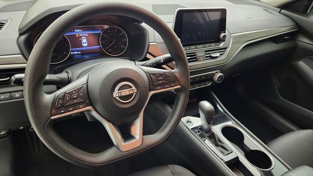 2024 Nissan Altima 2.5 SV - 10
