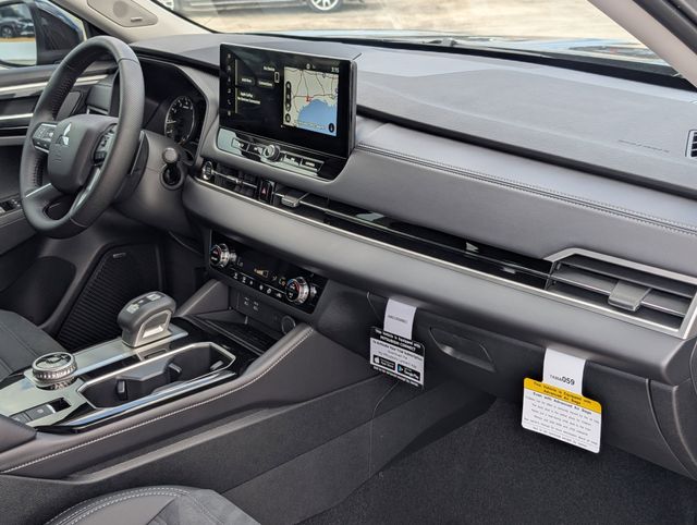 Used 2025 Black Mitsubishi SE image 29