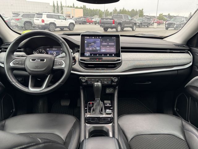 Used 2022 Gray Jeep Latitude image 21