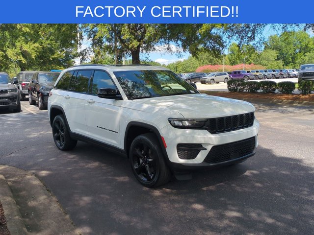 Used 2022 White Jeep Altitude image 7