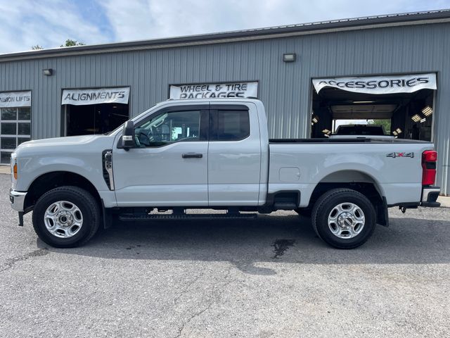 2026 Ford F-350SD XLT - Avalanche exterior view 4