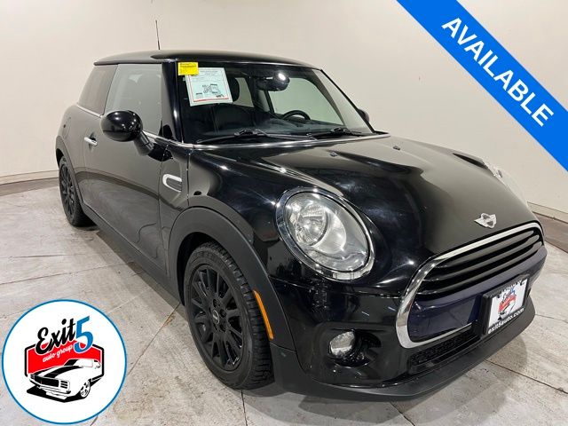 2017 MINI Cooper 2-Door Hatchback FWD