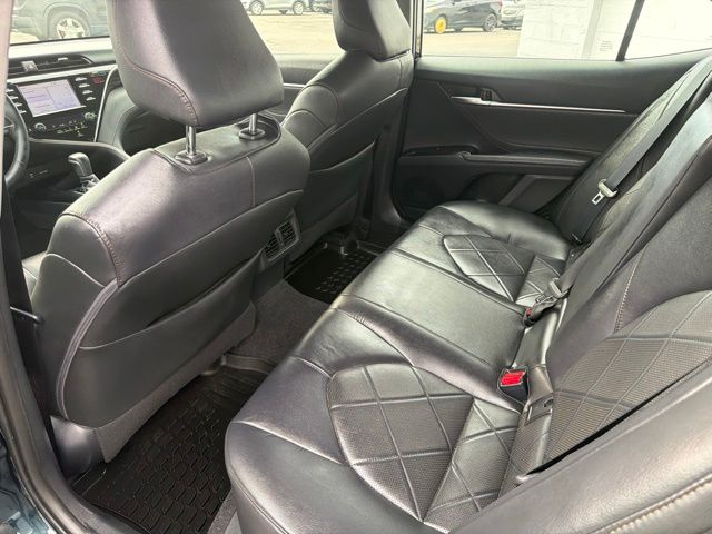 Used 2018 Blue Toyota XLE image 30