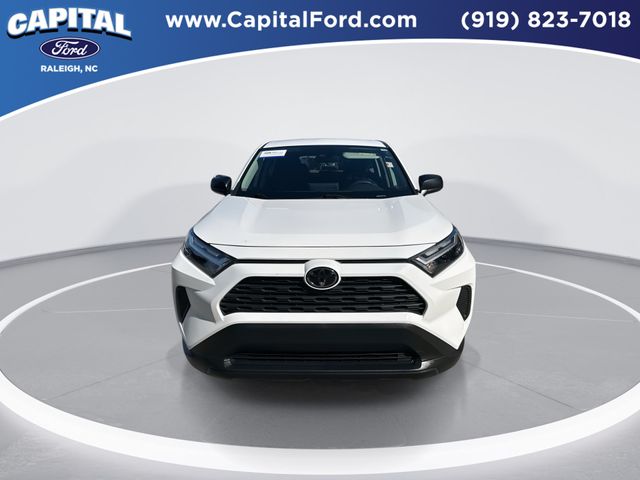 Used 2025 White Toyota LE image 3