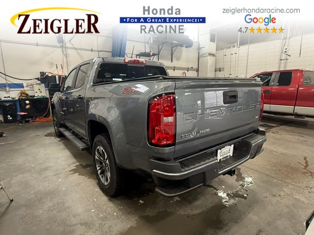 View vehicle photo 4