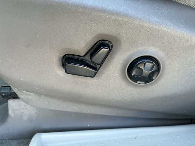 Used 2019 White Chrysler Touring L Plus image 16