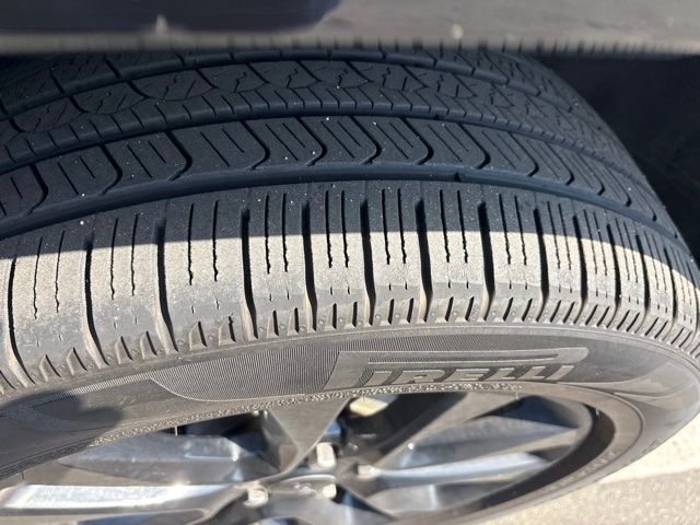Used 2019 Black Jeep Altitude image 6