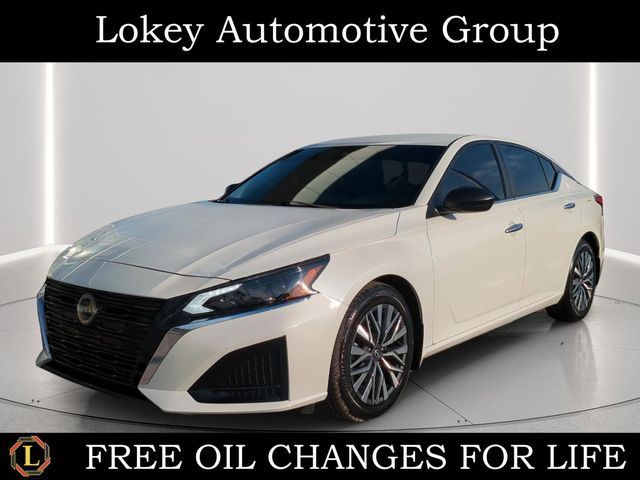 Pearl White Tricoat 2024 Nissan Altima 2.5 SV FWD Sedan Front-Wheel Drive Continuously Variable Transmission