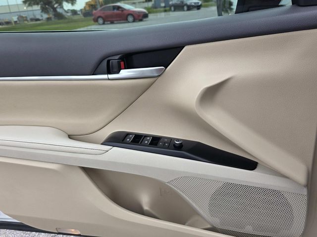 2020 Toyota Camry XLE photo