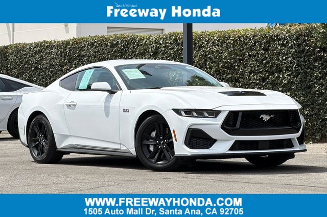 Oxford White 2024 Ford Mustang Coupe Rear-Wheel Drive 6-Speed Manual