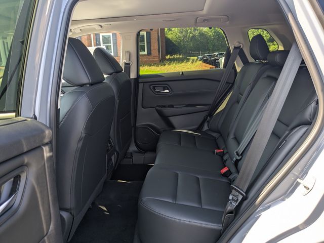 2025 Nissan Rogue SL photo