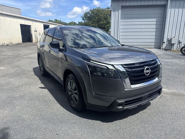 Used 2024 Gray Nissan S image 3