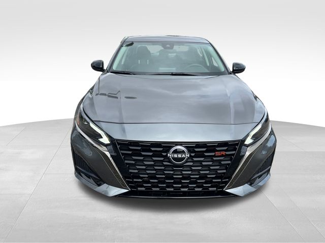 2025 Gun Metallic Nissan Altima SR FWD Sedan