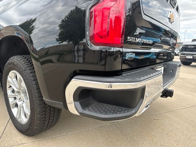 2025 Chevrolet Silverado 1500 LTZ - Photo 26