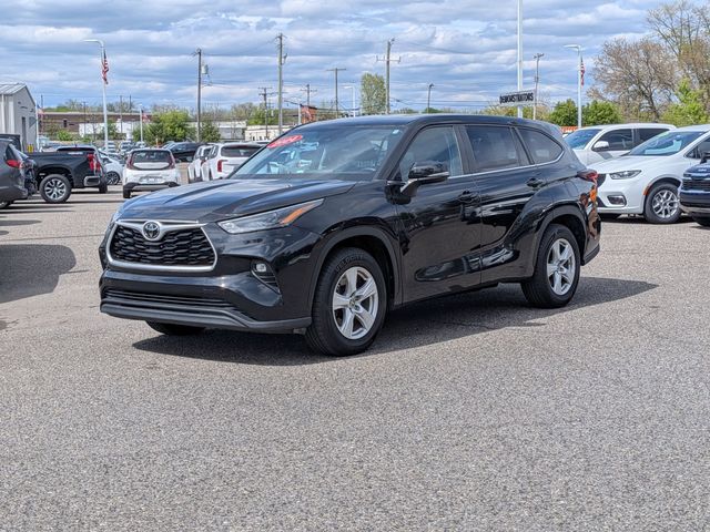 2024 Toyota Highlander LE
