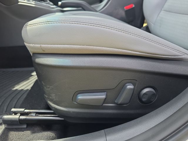 Used 2018 White Hyundai Limited image 30
