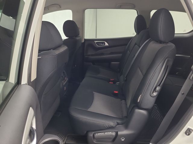 2018 – Nissan – Pathfinder
