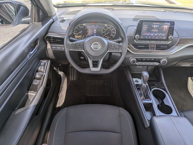 2023 Nissan Altima SV FWD