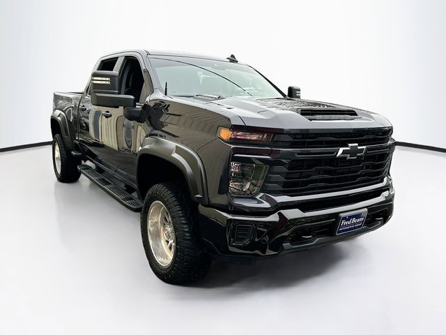 Dark Ash Metallic 2024 Chevrolet Silverado 2500HD Custom Crew Cab 4WD Pickup Truck Four-Wheel Drive Automatic