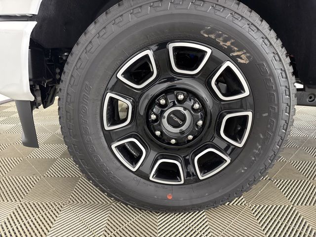 2025 Star White Metallic Tri-Coat Ford Super Duty F-350 SRW Platinum 4X4 Truck