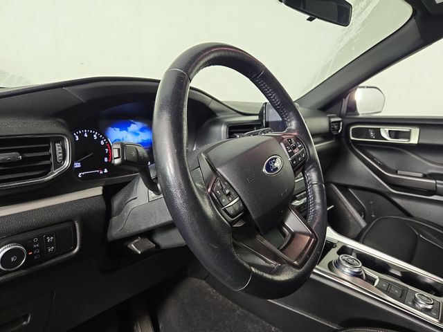 2020 Ford Explorer XLT photo