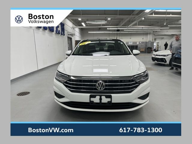 Pure White 2021 Volkswagen Jetta SE FWD Sedan Front-Wheel Drive 8-Speed Automatic