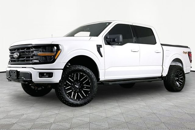 Oxford White 2024 Ford F-150 XLT SuperCrew 4WD Pickup Truck Four-Wheel Drive Automatic