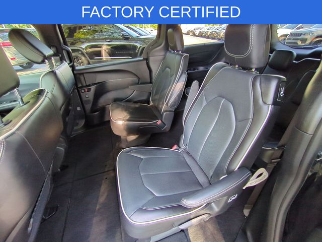 Used 2025 Black Chrysler Limited image 29