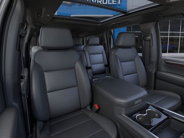 2025 Chevrolet Suburban LT 17