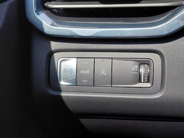 New 2025 Silver GMC Elevation image 21