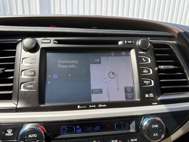 2019 Toyota Highlander - Image 17