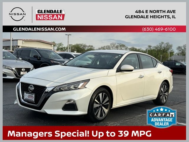 Pearl White Tricoat 2022 Nissan Altima Sedan Front-Wheel Drive Continuously Variable Transmission