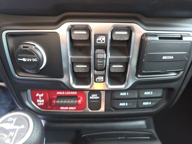 2026 Jeep Gladiator Willys - Bright White Clearcoat exterior view 20