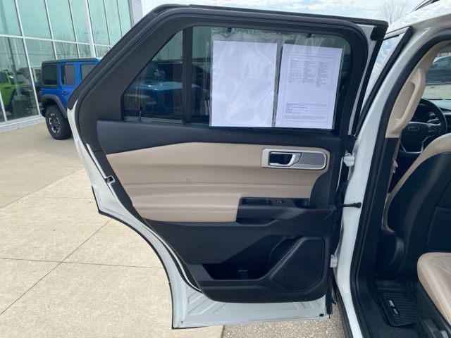 2020 Ford Explorer Limited - White Metallic exterior view 20
