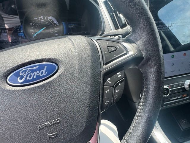 Used 2024 Silver Ford Titanium image 5