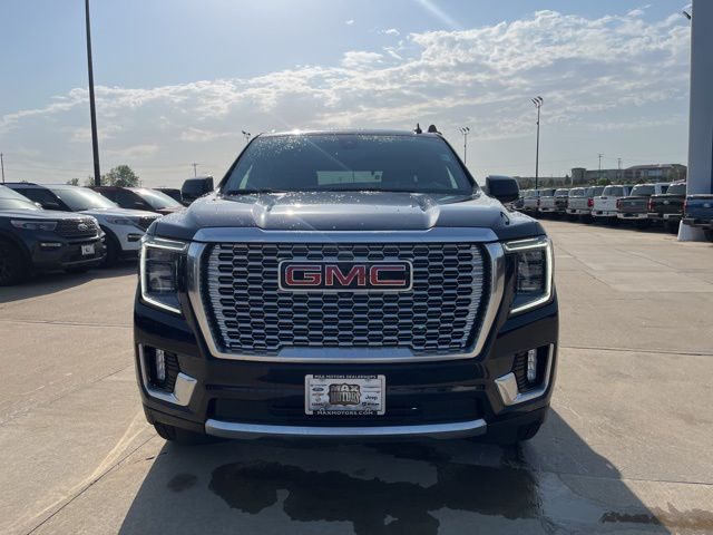 2021 GMC Yukon Denali 10